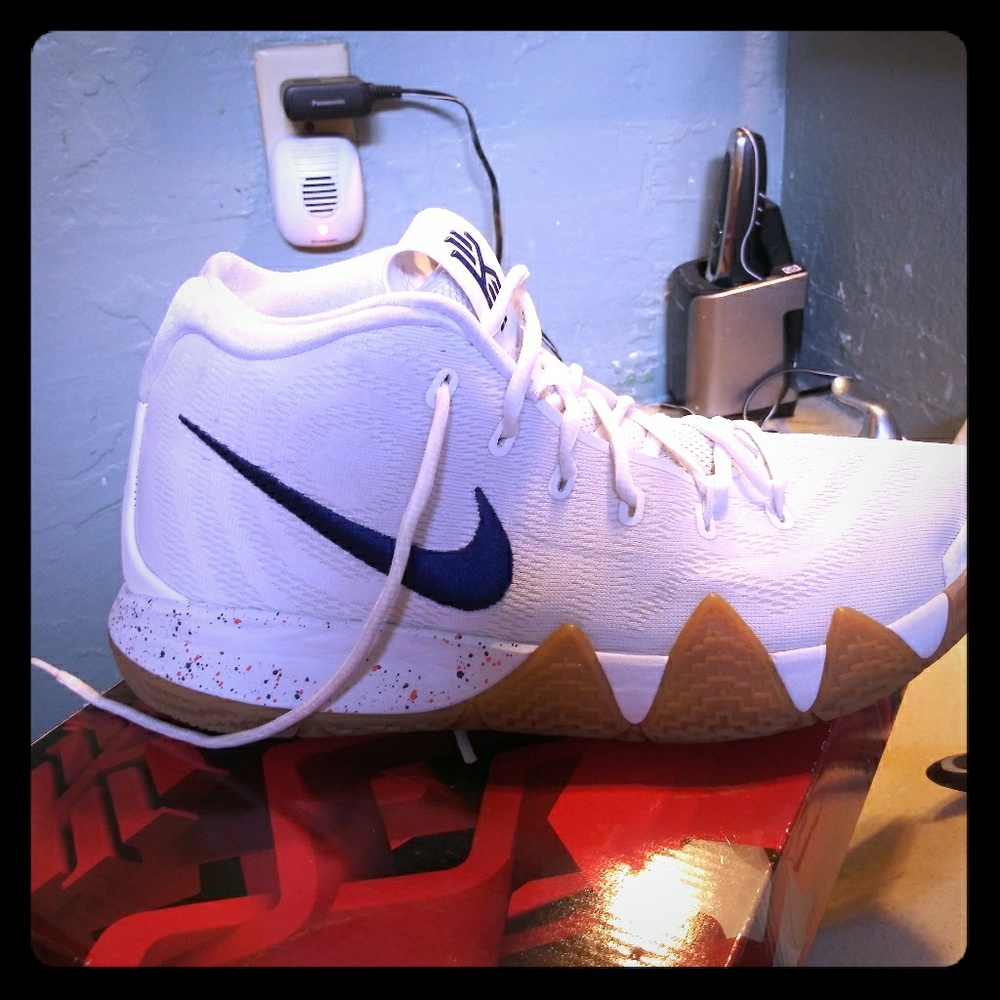 Kyrie 4